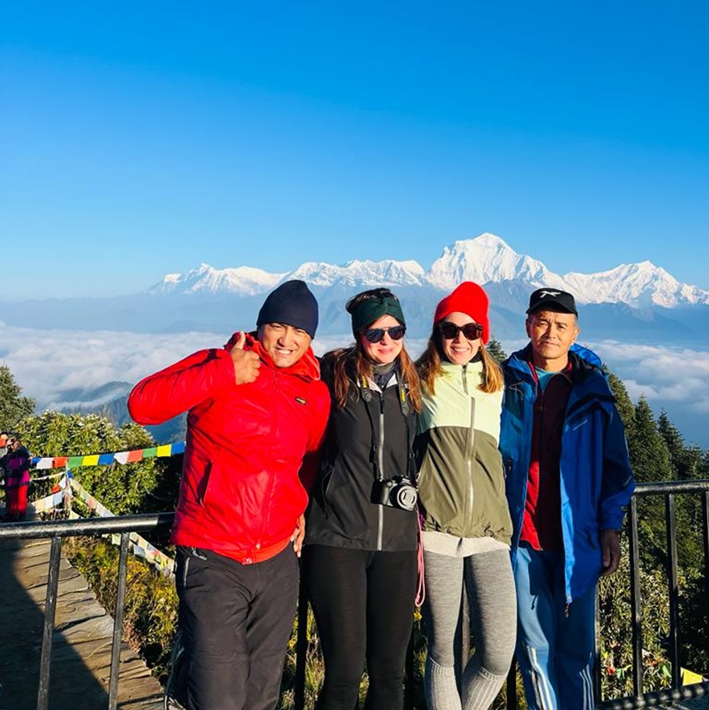 Ghorepani (2,860 m) - Poon Hill (3,193 m) - Pokhara (820 m)