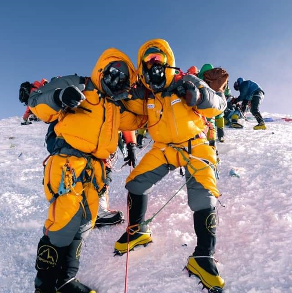 Everest Base Camp (5,364 m) 